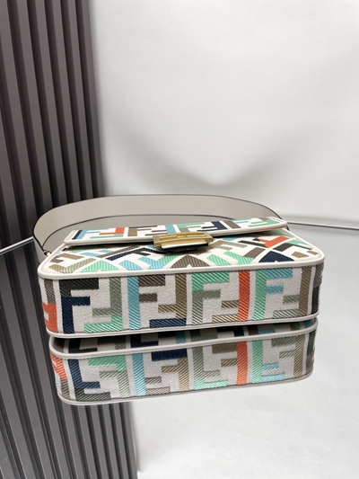 フェンディバッグ細部ディテール